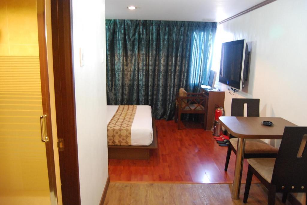 Dg Grami Hotel Paranaque City Стая снимка