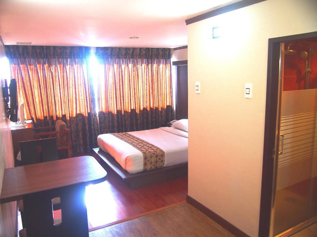 Dg Grami Hotel Paranaque City Стая снимка