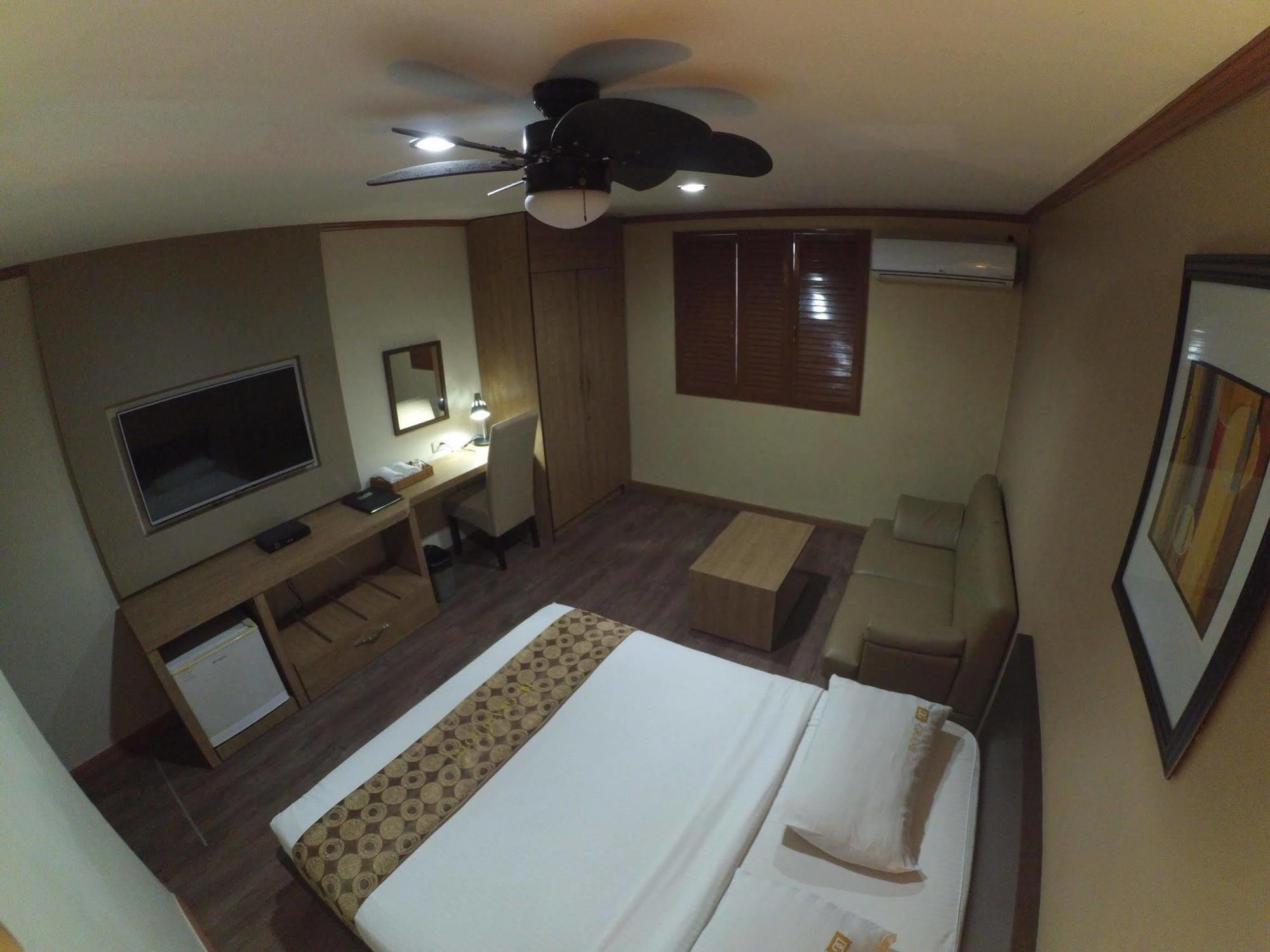 Dg Grami Hotel Paranaque City Екстериор снимка